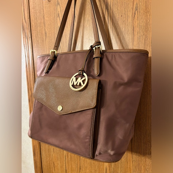 Michael Kors Jet Set Nylon & Leather Dusty Rose - Picture 3 of 11